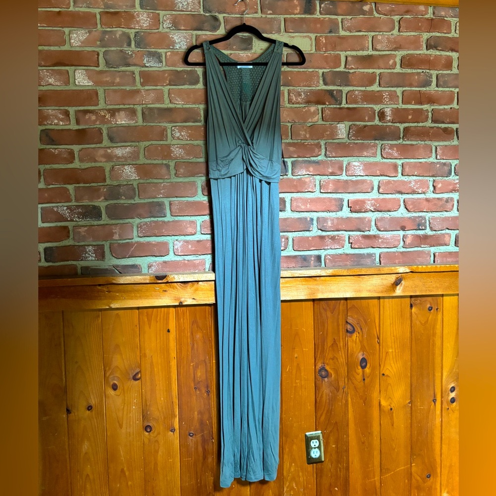 NWT- Olive gray maxi dress with crochet back, size 2X